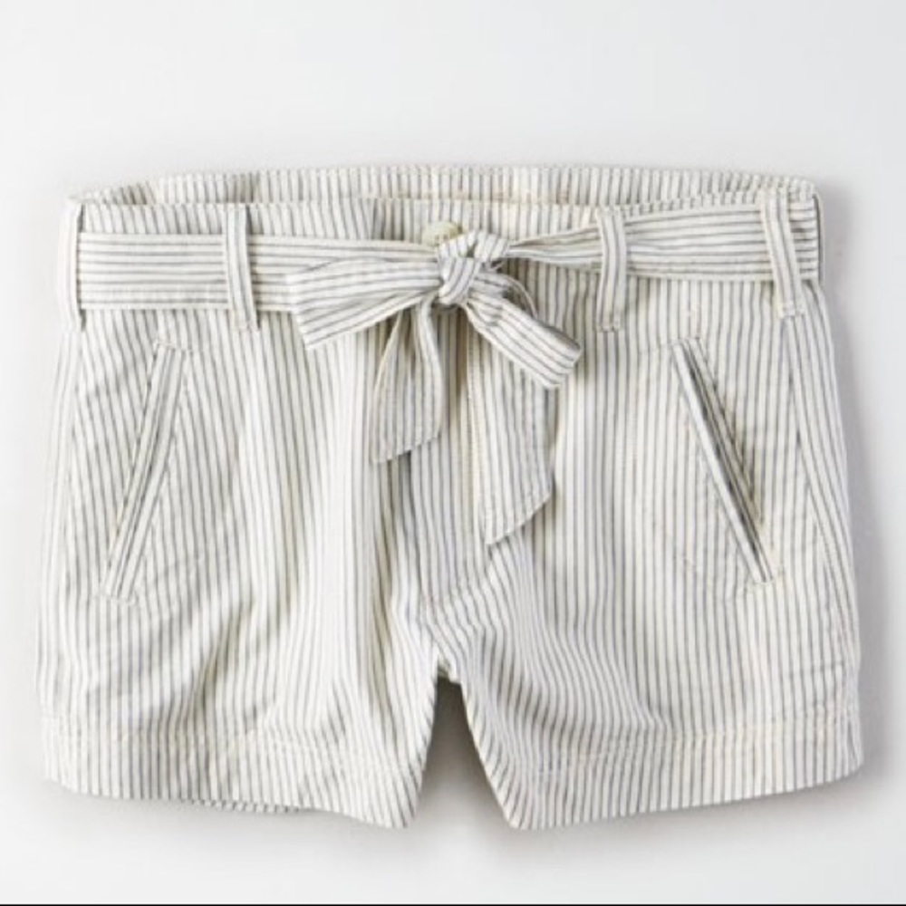 American Eagle High Waisted Belted Strip Short (Size 12)